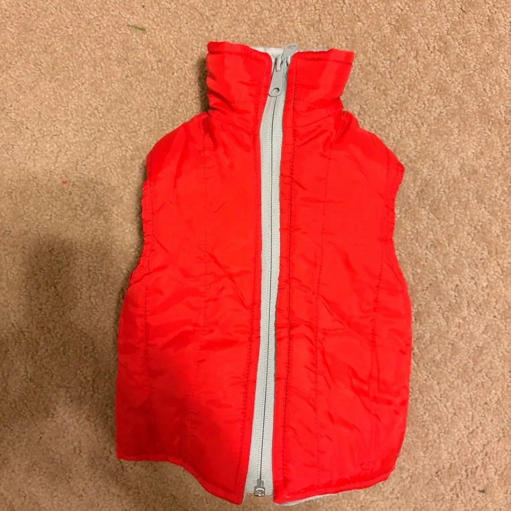 BLOOMINGDALES Light Reversible Gray & Res Puffer Vest, Size: 12-18 months
